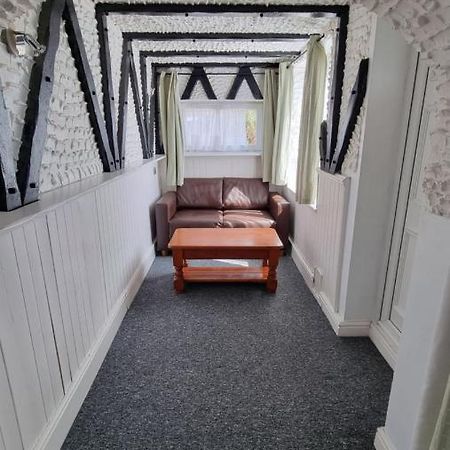 En Suite Room With Kitchen Facilities Nottingham Exterior photo